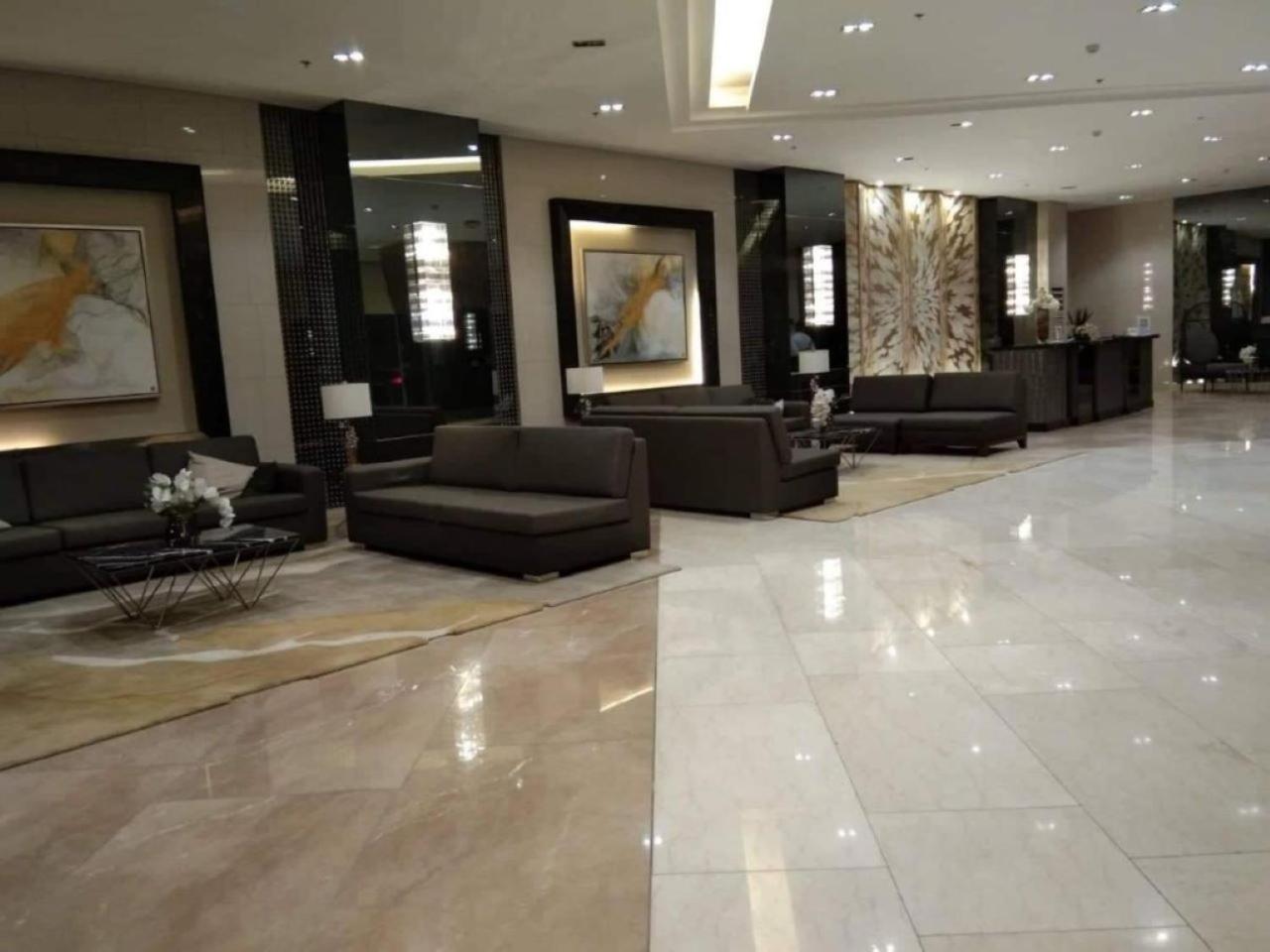 Apartment The Iconic: Comfortable Living By Awsom Phil Manila