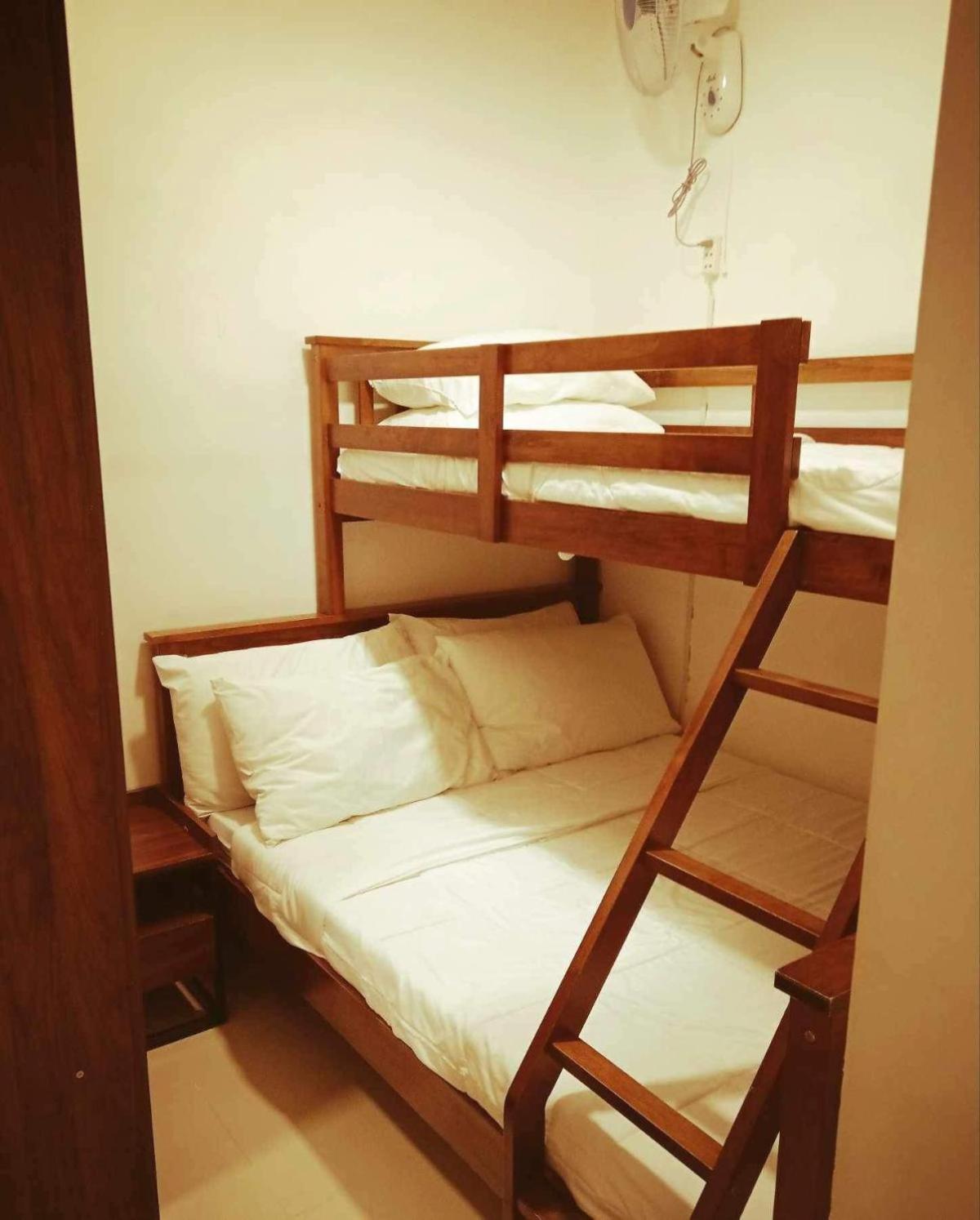 The Iconic: Comfortable Living By Awsom Phil