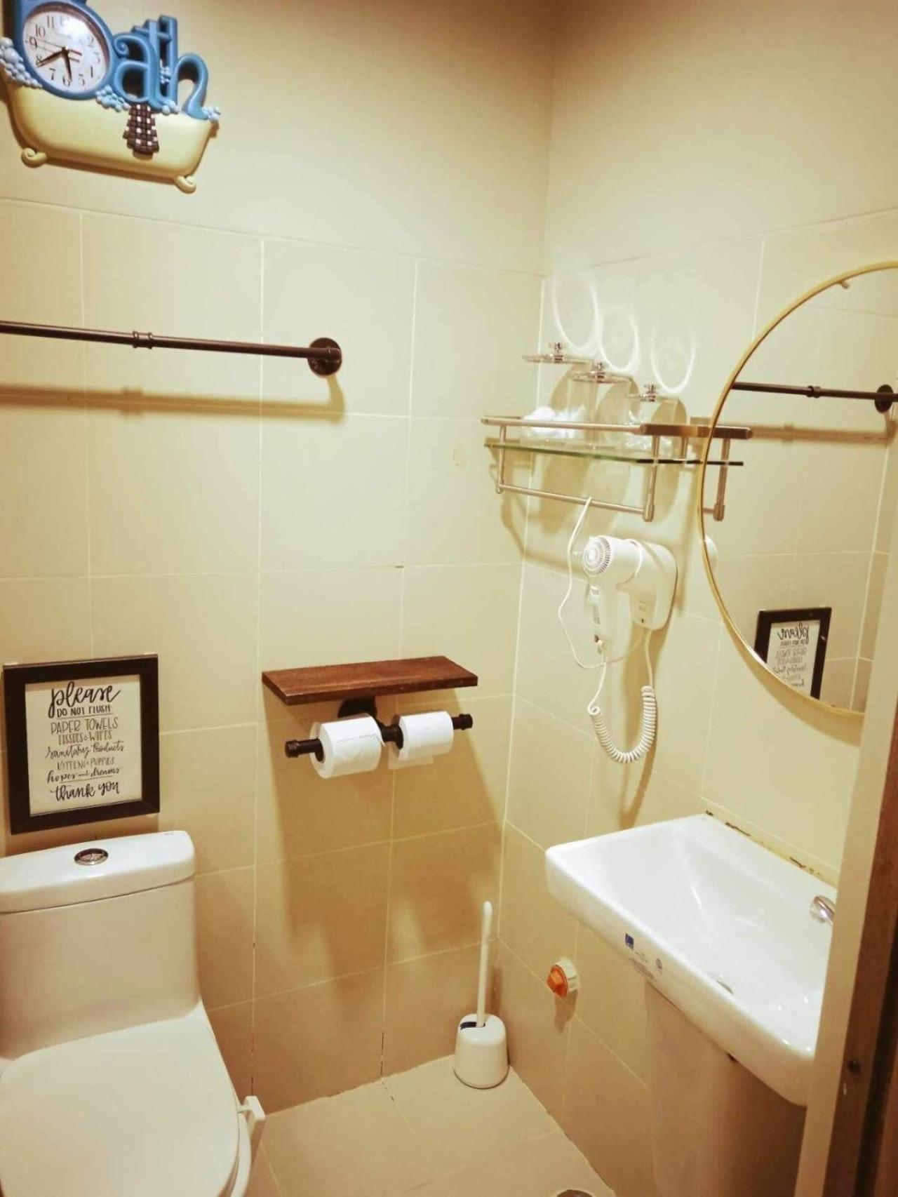 Apartment The Iconic: Comfortable Living By Awsom Phil *