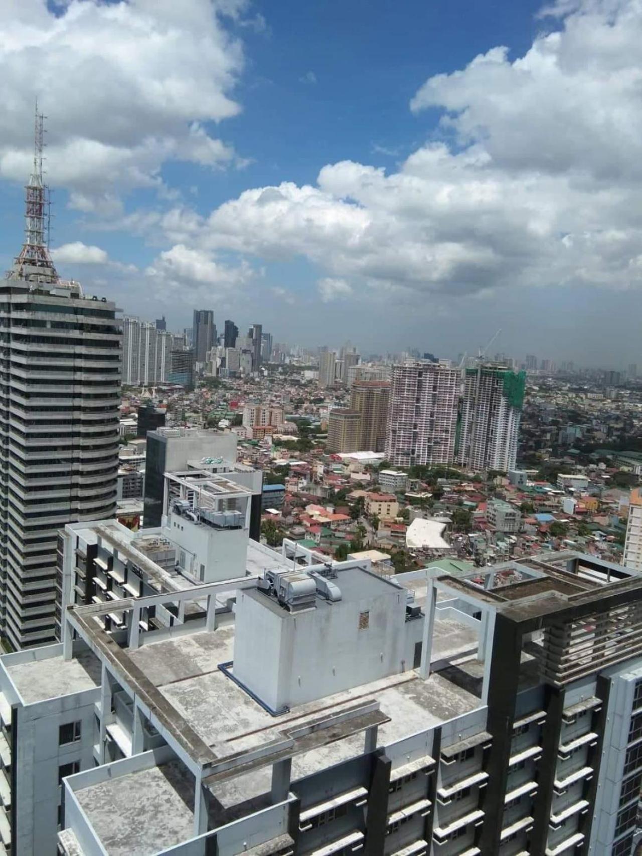 The Iconic: Comfortable Living By Awsom Phil Apartment *
