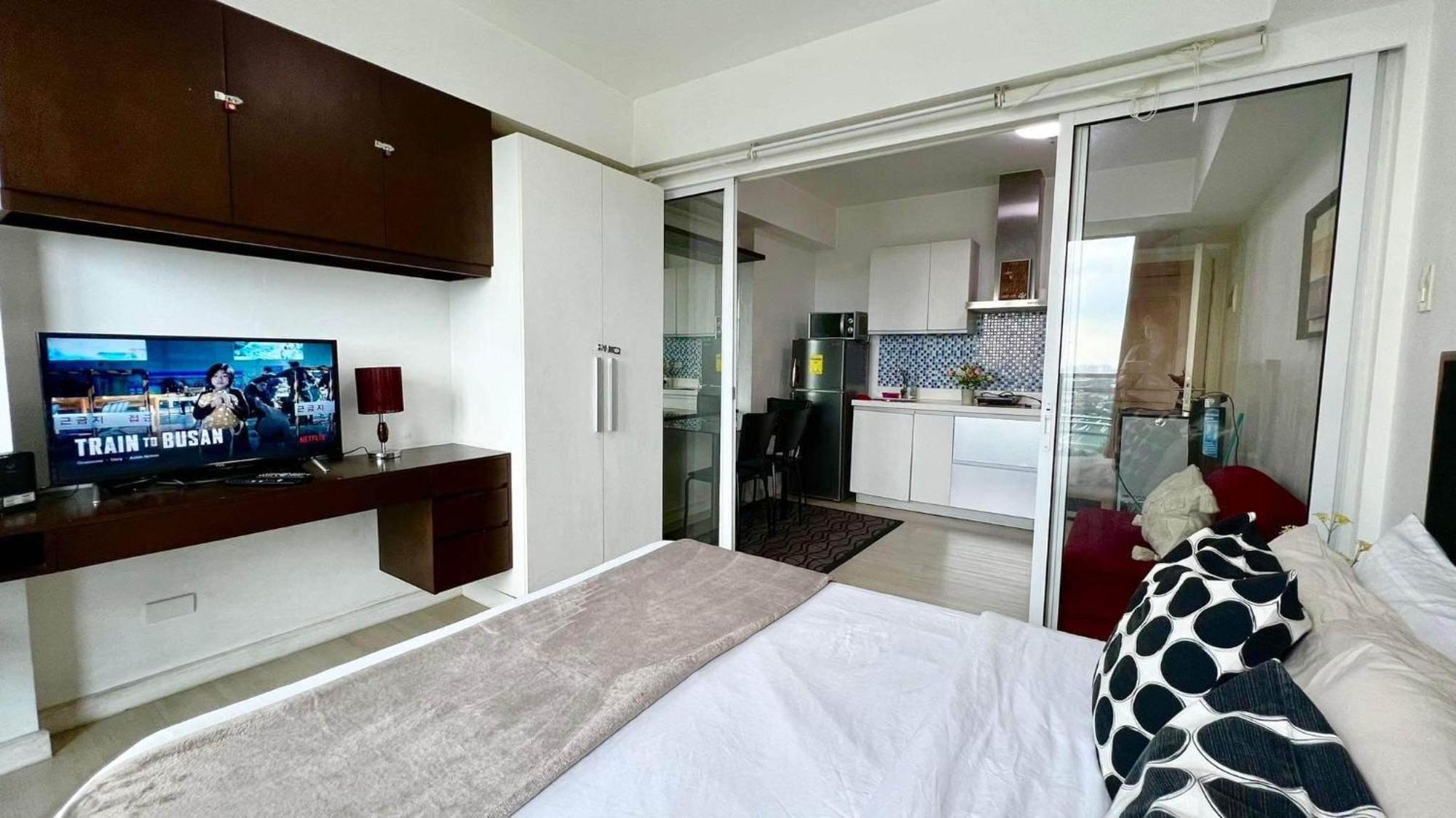 Azure Beach Residences Staycation *