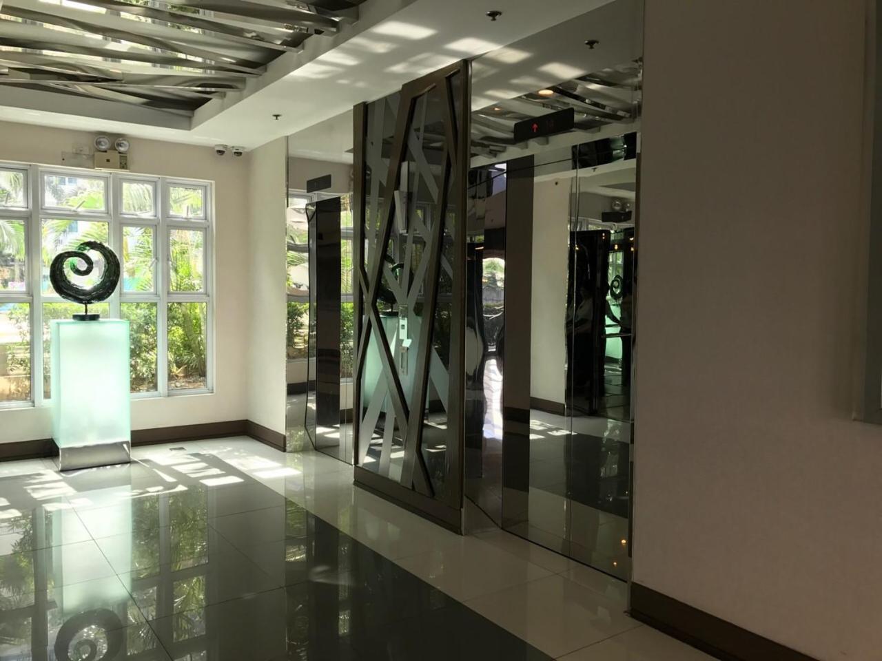 Sea Residences Near Mall Of By K-baysuites Apartment