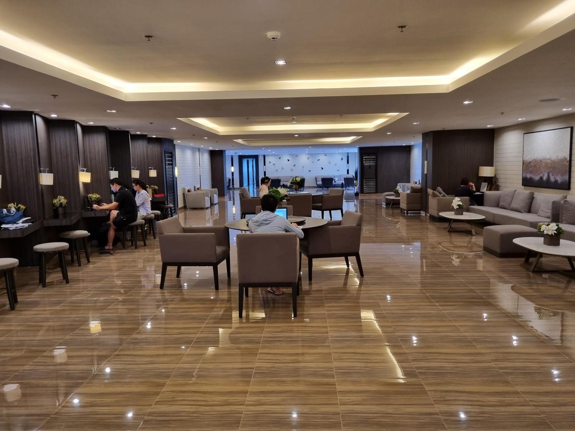 Center Makati Near Ayala Avenue, Smart Tv, Wifi Apartment