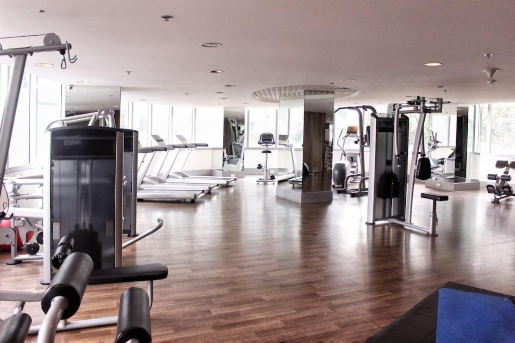 Stayhere Burgos Circle 1 Bedroom Avant@fort Gym Apartment *