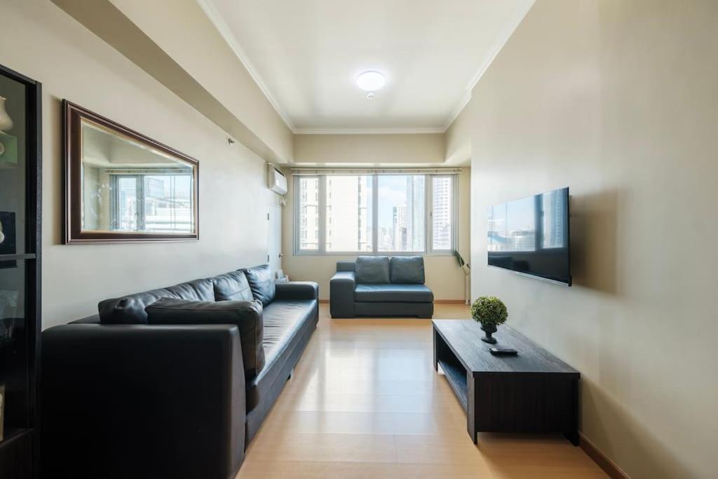 Stayhere Burgos Circle 1 Bedroom Avant@fort Gym Apartment Manila