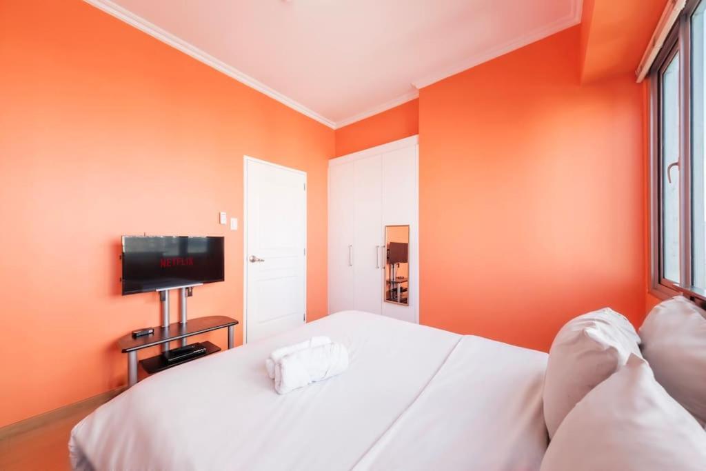Stayhere Burgos Circle 1 Bedroom Avant@fort Gym Apartment