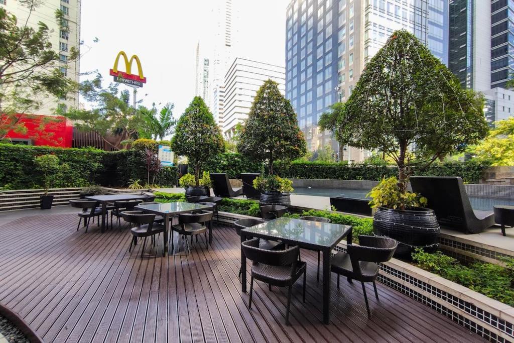 Stayhere Burgos Circle 1 Bedroom Avant@fort Gym Manila