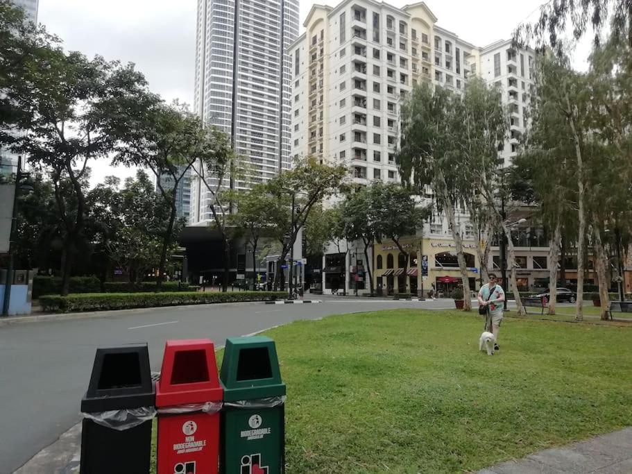 Stayhere Burgos Circle 1 Bedroom Avant@fort Gym Apartment
