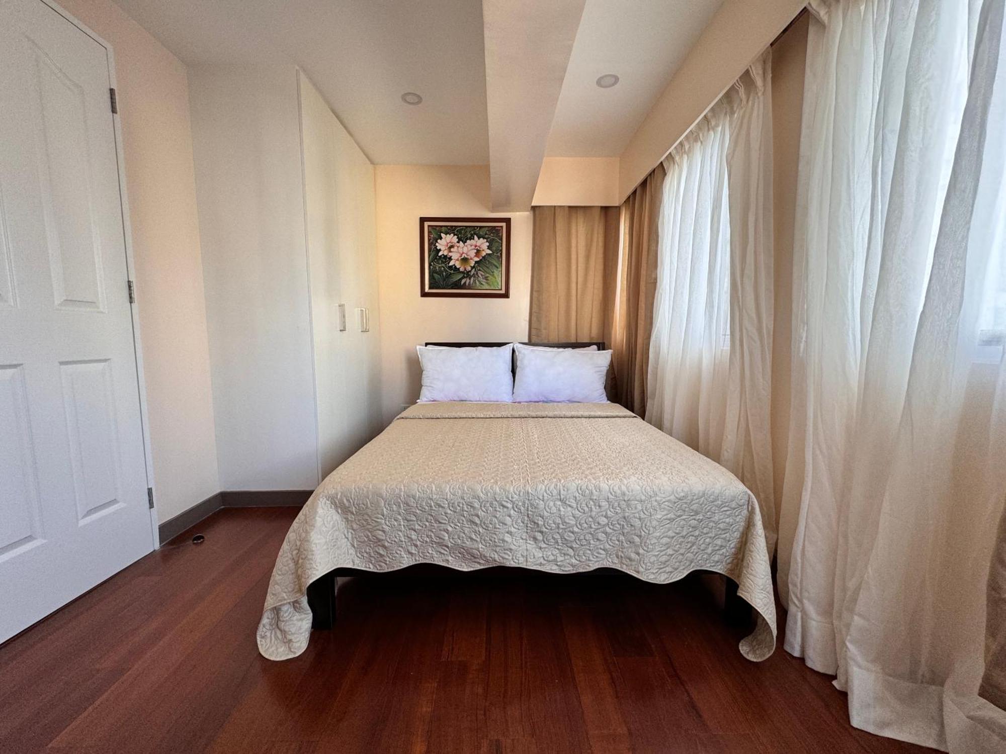 Brand New 2br In Bgc With Wifi Netfix And
