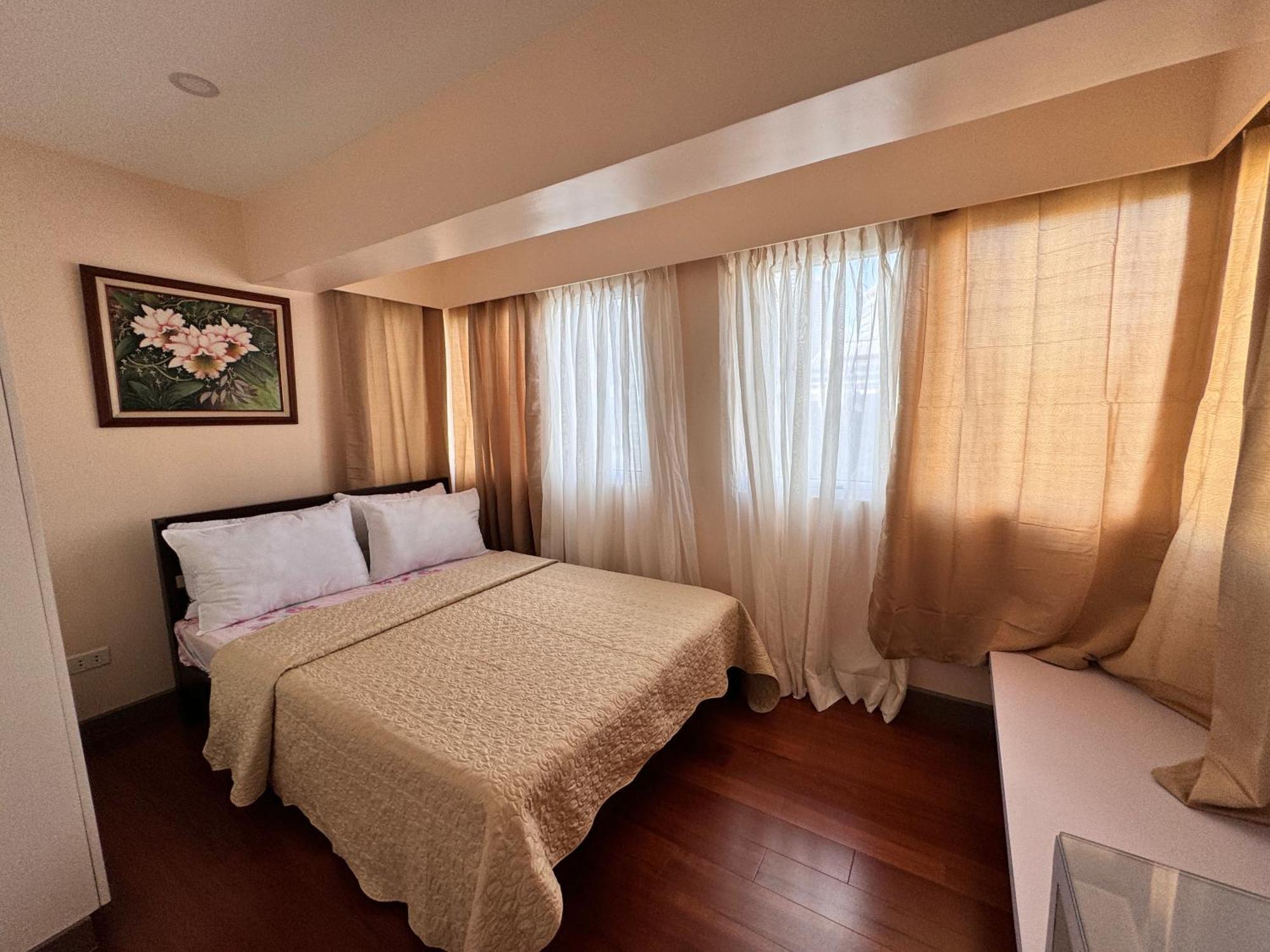 Brand New 2br In Bgc With Wifi Netfix And