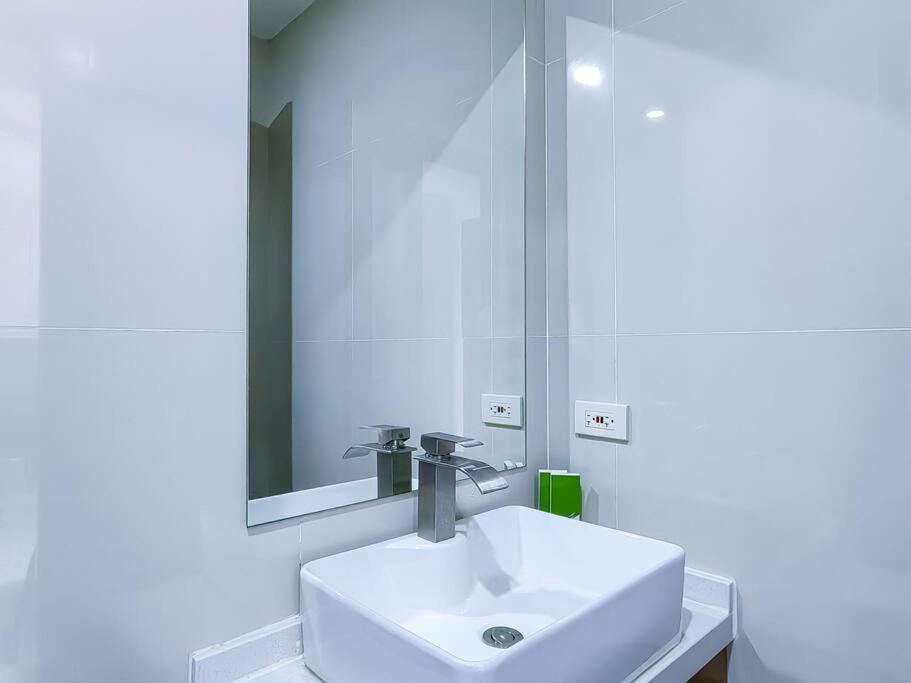 Apartment 1br Condotel At Sunshine100 Plaza - 17f #ss06 Manila