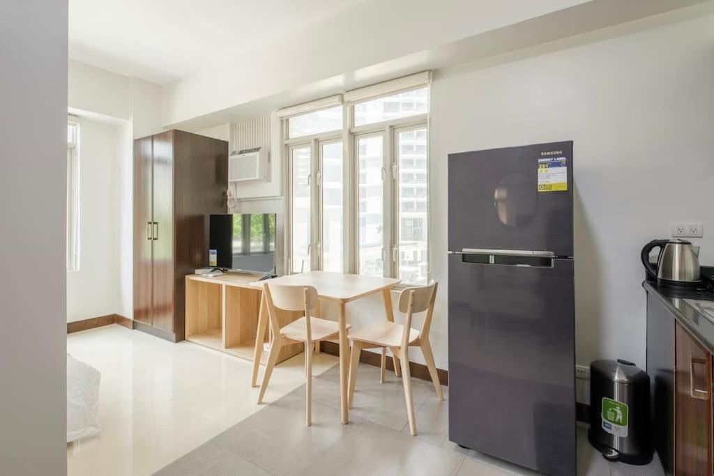 Modern Stylish In Stamford Mckinley Wi-fi Apartment *