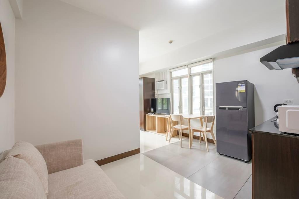 Modern Stylish In Stamford Mckinley Wi-fi Apartment *