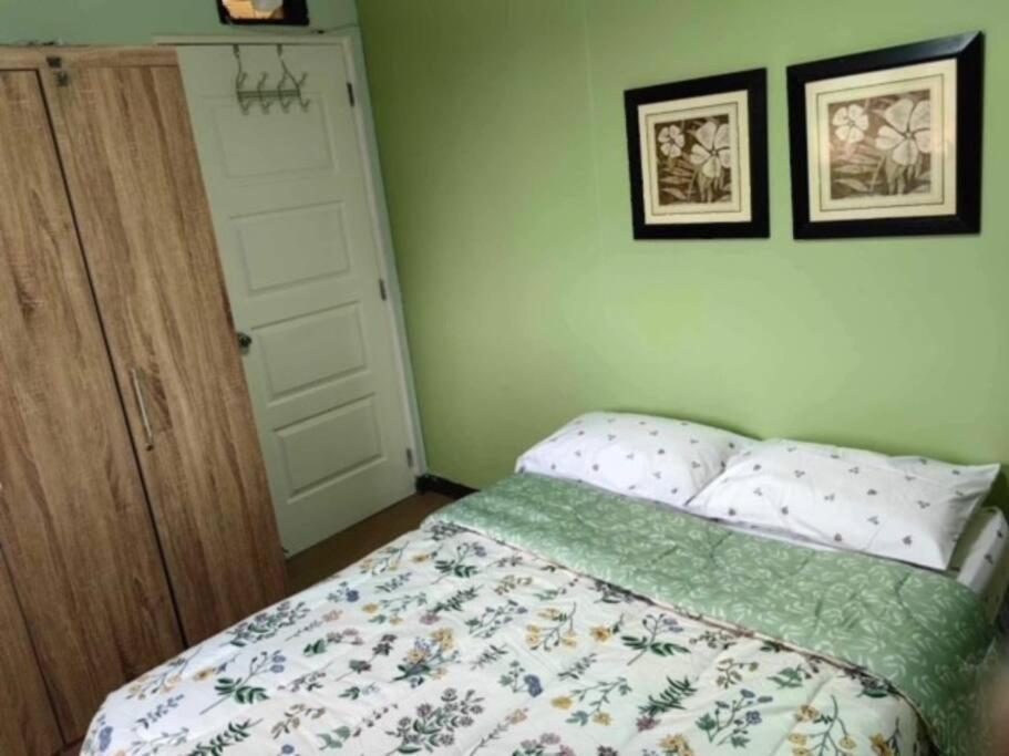 Urban Oasis 1 Bedroom Apartment *