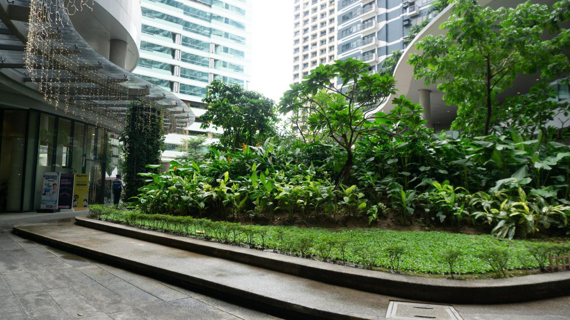 Center Makati Near Ayala Avenue, Smart Tv, Wifi * Manila