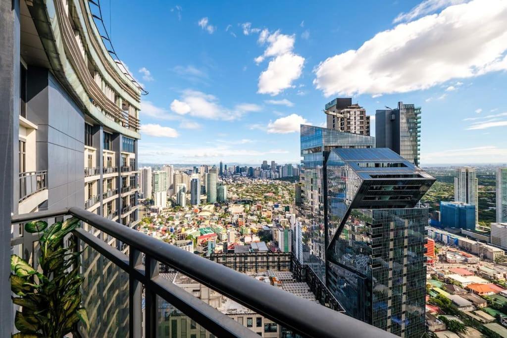 Stayhere Penthouse Executive 3br In Vibrant Makati Apartment