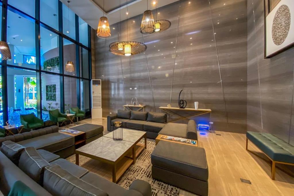 Stayhere Bgc Studio For Business Icon Plaza Bgc