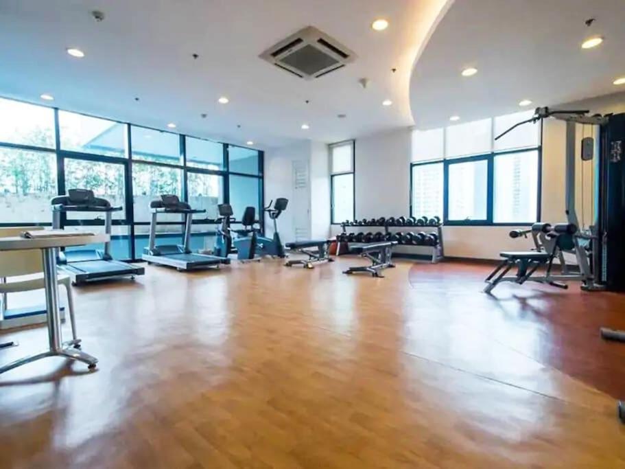 Stayhere Bgc Studio For Business Icon Plaza Bgc Apartment