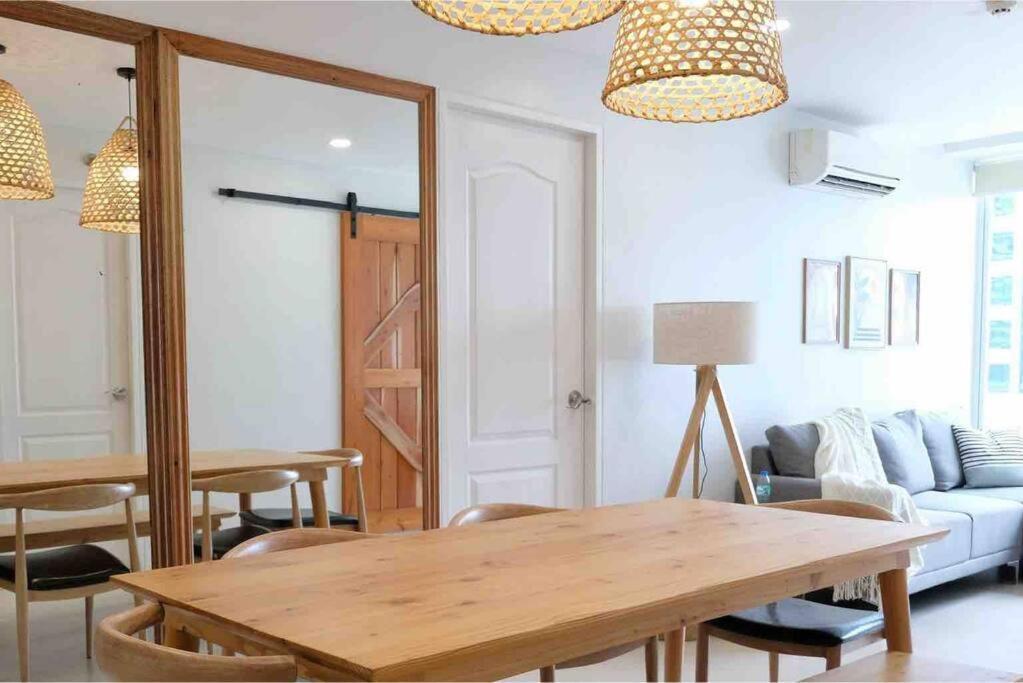 Seibu Tower Bgc Tropical With Parking Apartment *