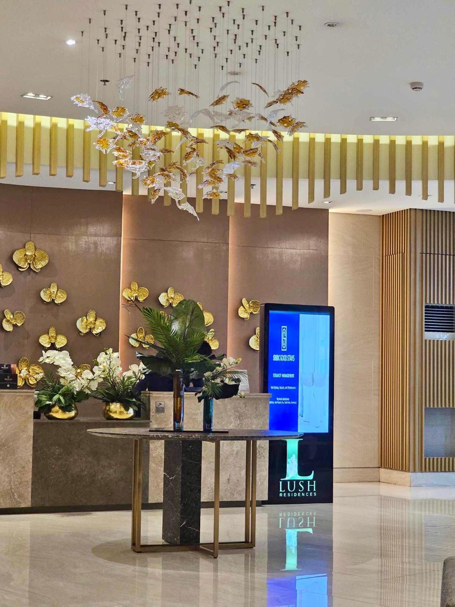 Deluxe Executive Corner Unit In Makati *