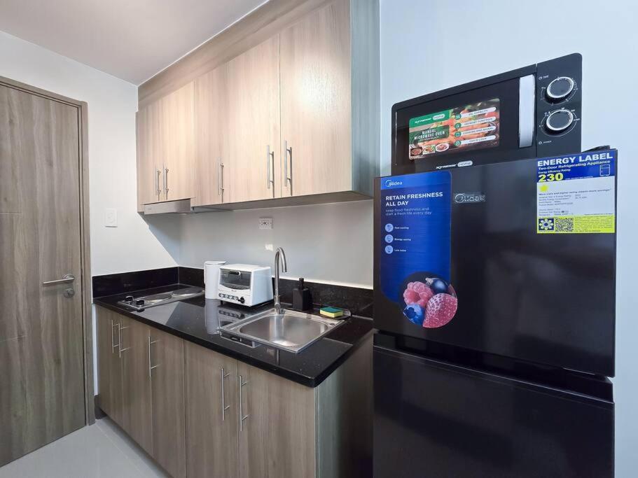 1br Unit Condotel W Balcony Fame Residences -fm29 * Manila
