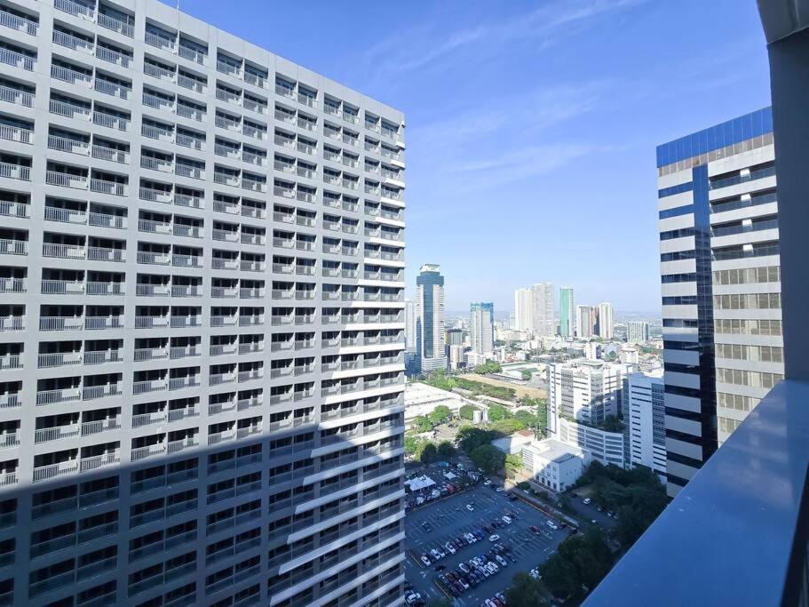 1br Unit Condotel W Balcony Fame Residences -fm29 Apartment Manila