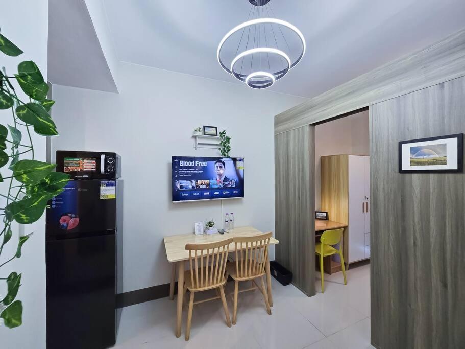 Apartment 1br Unit Condotel W Balcony Fame Residences -fm29 Manila