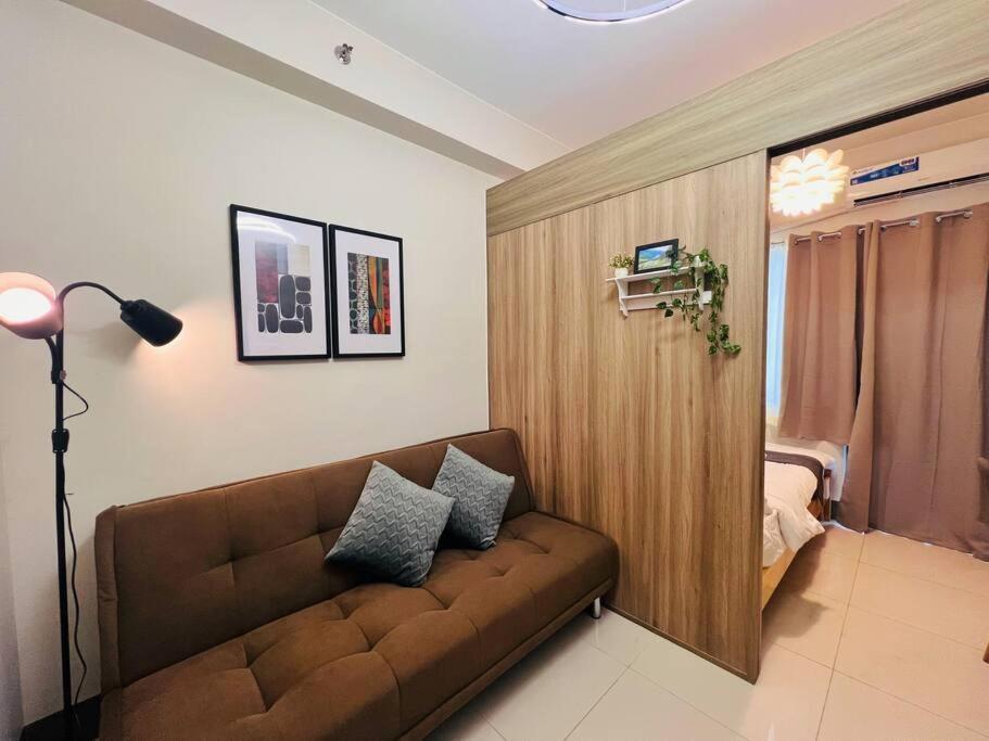 Apartment 1br Unit Condotel W Balcony Fame Residences -fm27 Manila