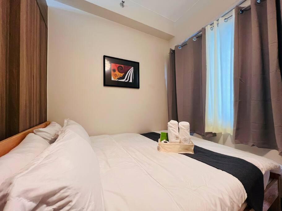 1br Unit Condotel W Balcony Fame Residences -fm27