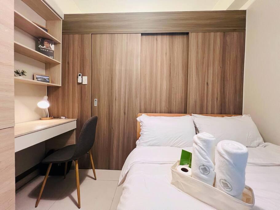Apartment 1br Unit Condotel W Balcony Fame Residences -fm27 Manila