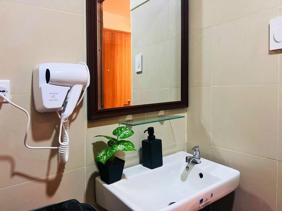 1br Unit Condotel W Balcony Fame Residences -fm26 Manila