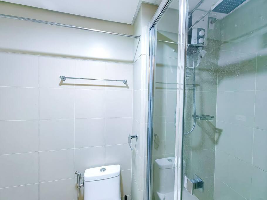 1br Unit Condotel W Balcony Fame Residences -fm26 Manila