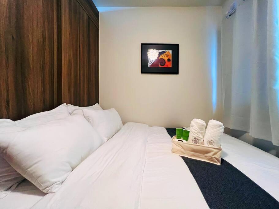 1br Unit Condotel W Balcony Fame Residences -fm26 * Manila