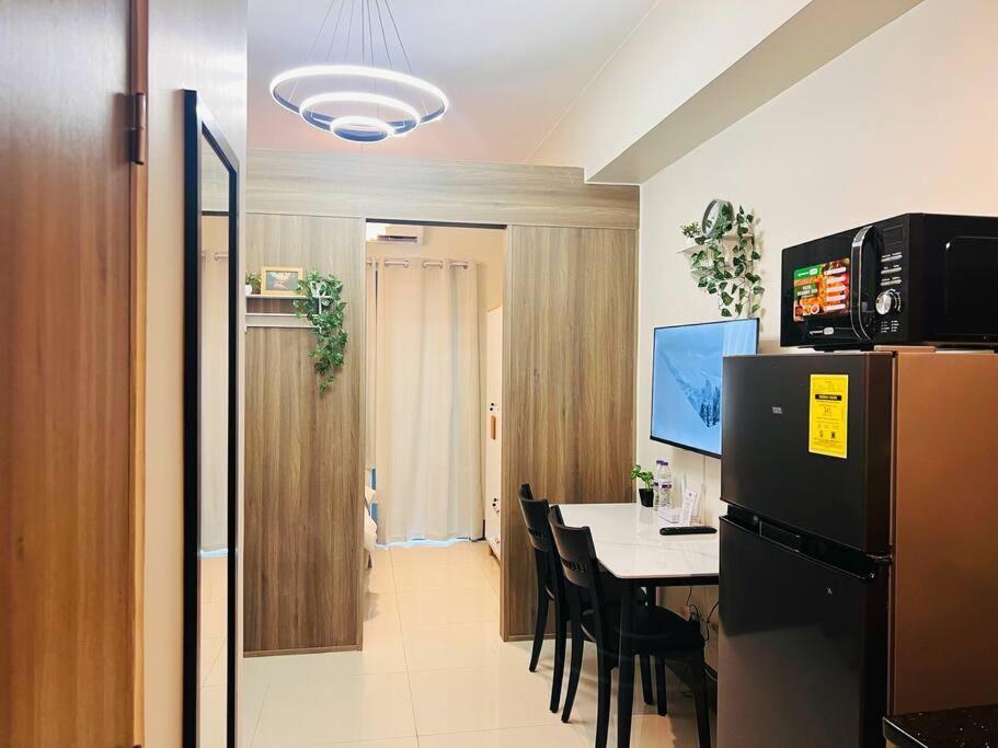 1br Unit Condotel W Balcony Fame Residences -fm26 * Manila