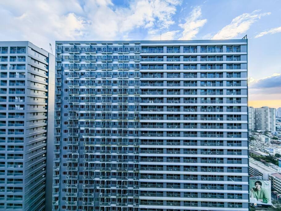 1br Unit Condotel W Balcony Fame Residences -fm08