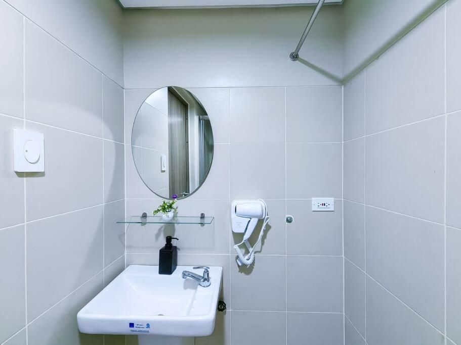 1br Unit Condotel W Balcony Fame Residences -fm08