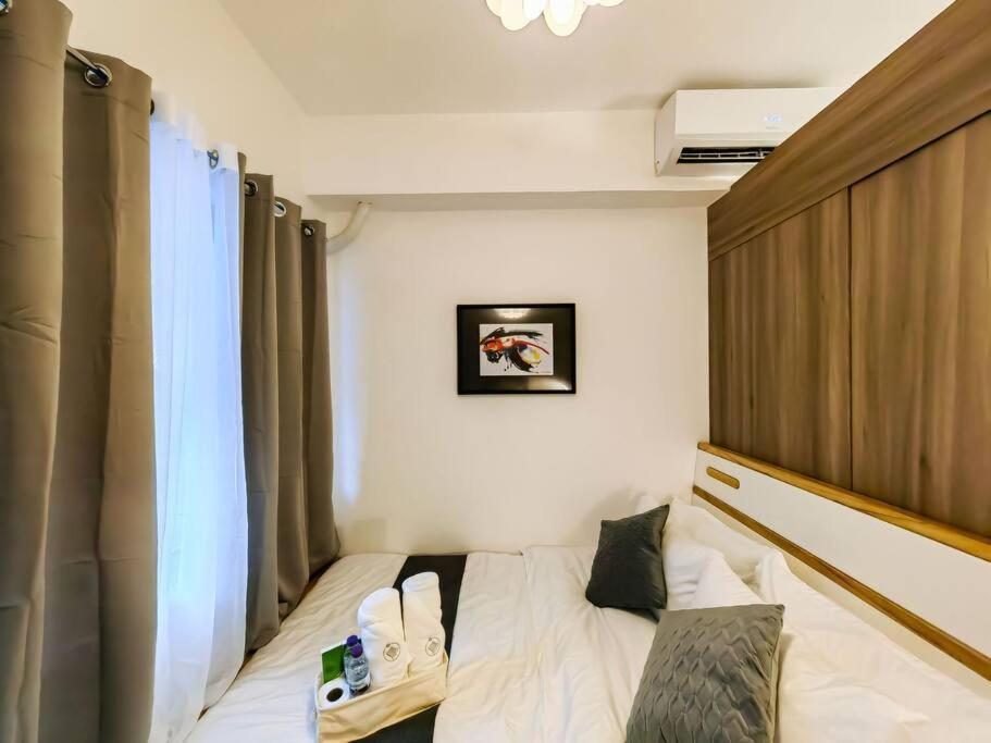 1br Unit Condotel W Balcony Fame Residences -fm08 Apartment Manila