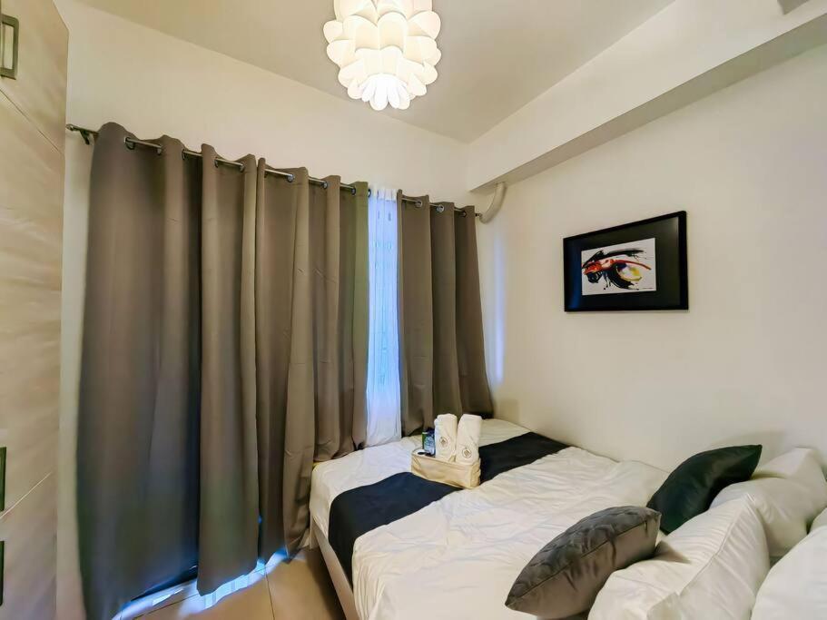 Apartment 1br Unit Condotel W Balcony Fame Residences -fm08