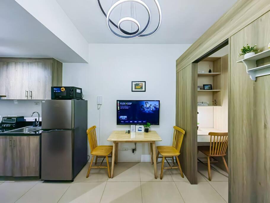 1br Unit Condotel W Balcony Fame Residences -fm08 Apartment *