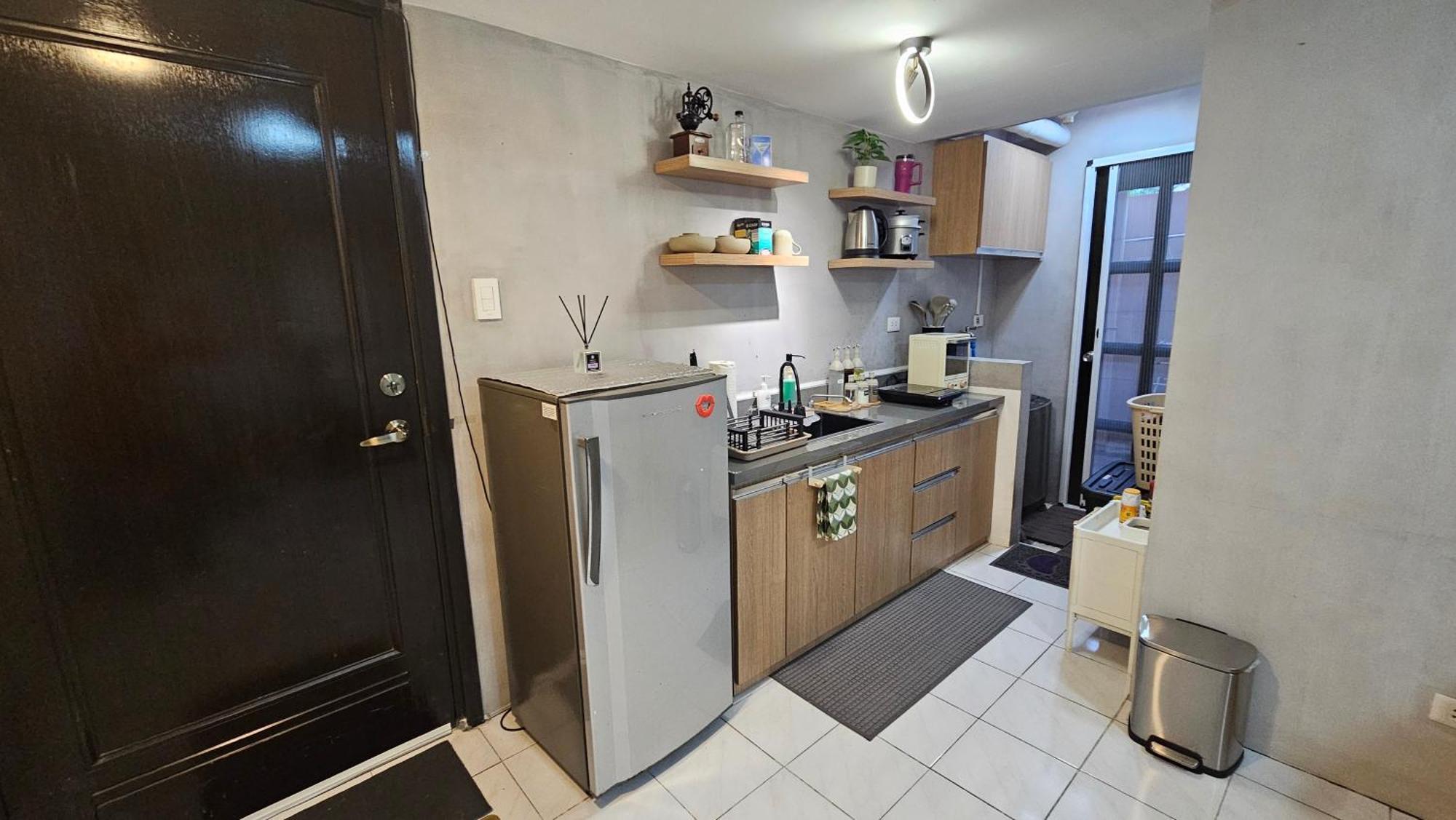 Apartment Cozy Budget-friendly 2-bedroom Condo, Near The Airport Manila