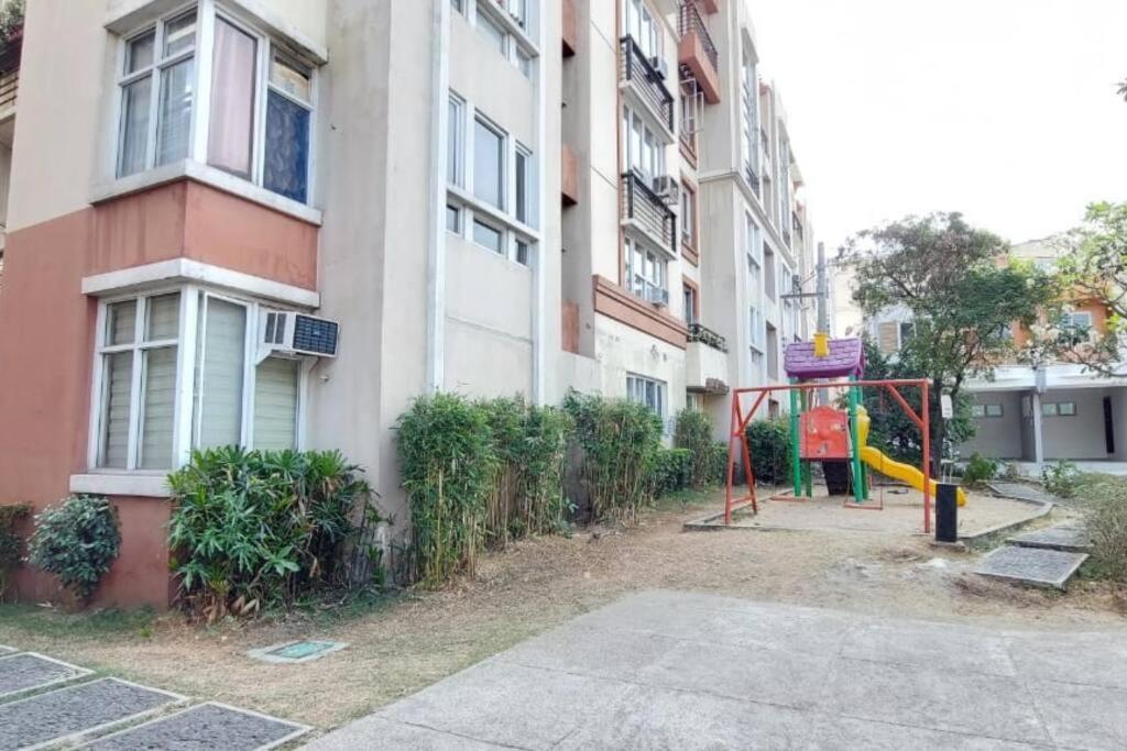 Cozy Budget-friendly 2-bedroom Condo, Near The Airport Manila