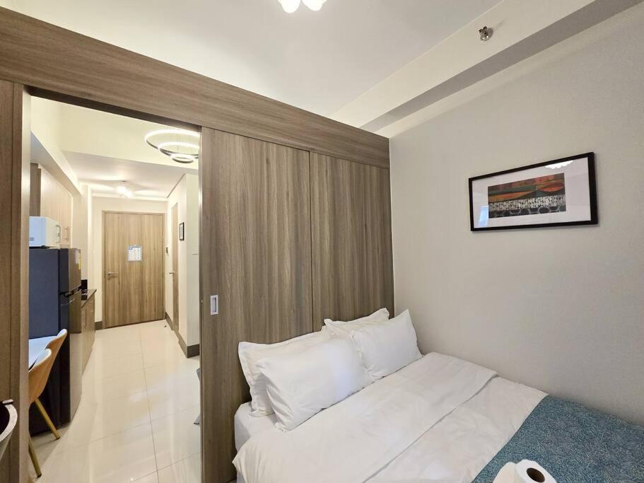 1br Unit Condotel W Balcony Fame Residences #fm35
