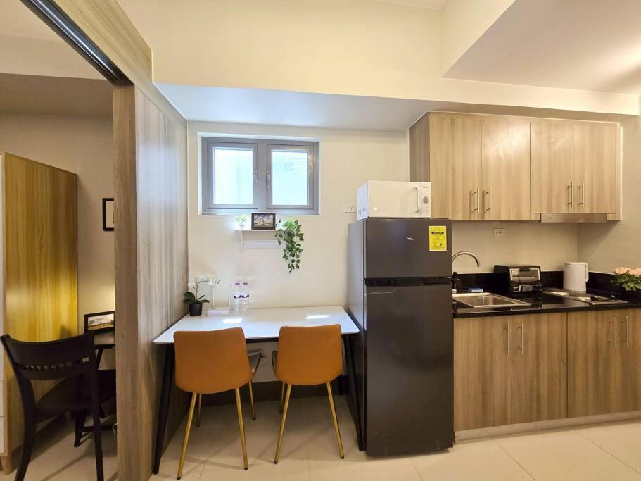 1br Unit Condotel W Balcony Fame Residences #fm35 Apartment Manila