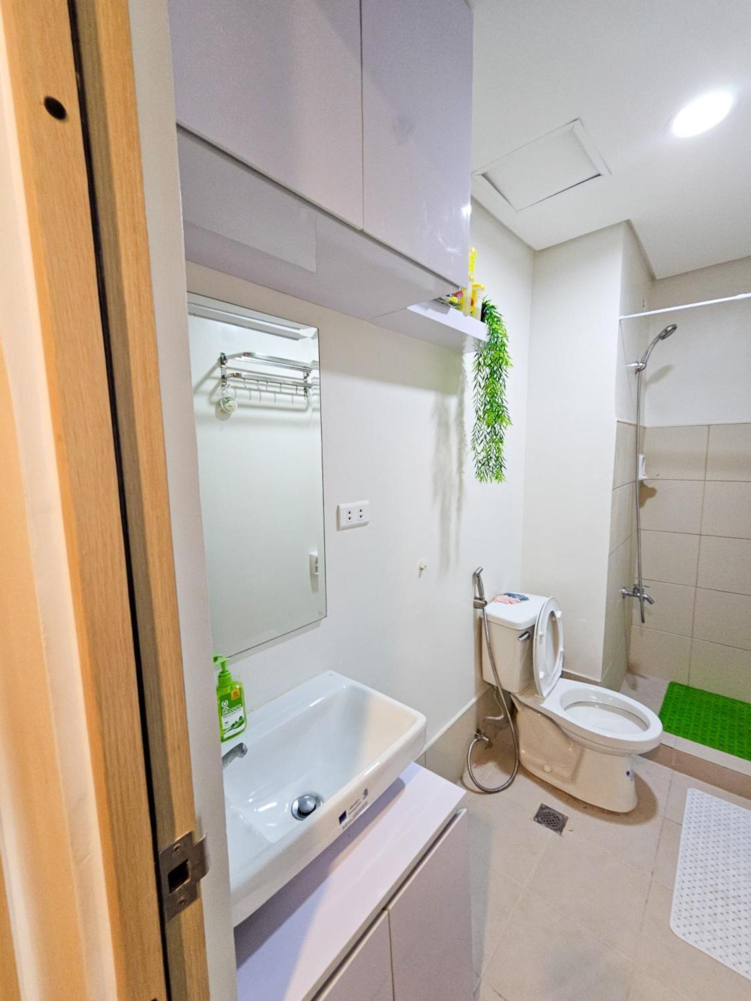 2br Vine Residences Netflix Wifi Balcony 32sqm Manila