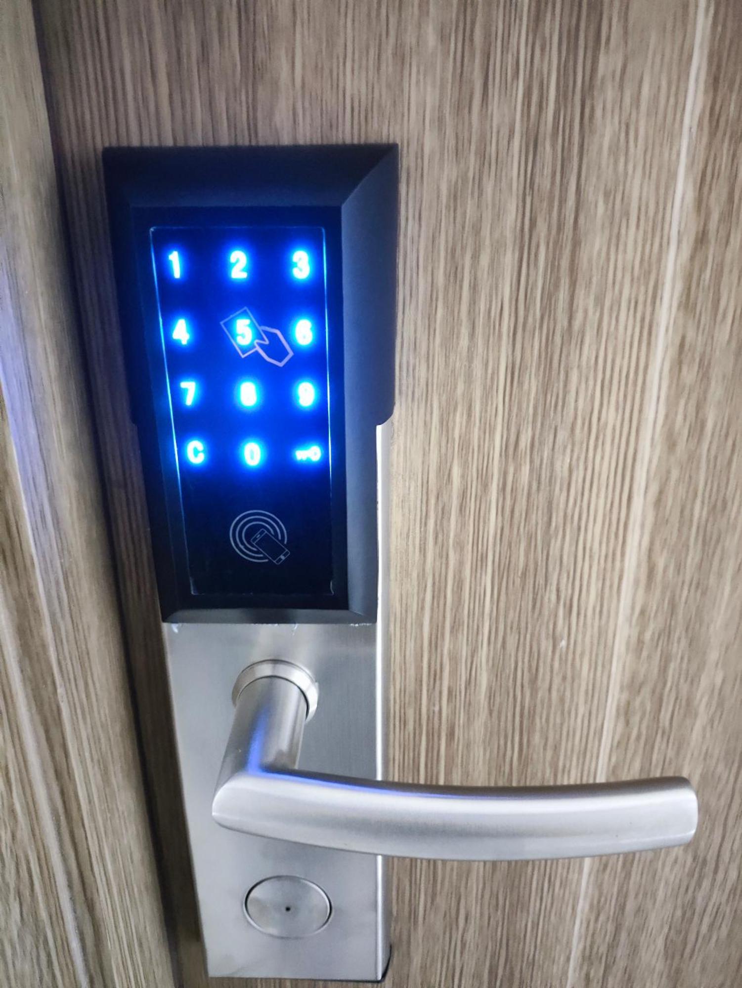 New Condotel Near Moa Picc, Shore 2, Self Check-in