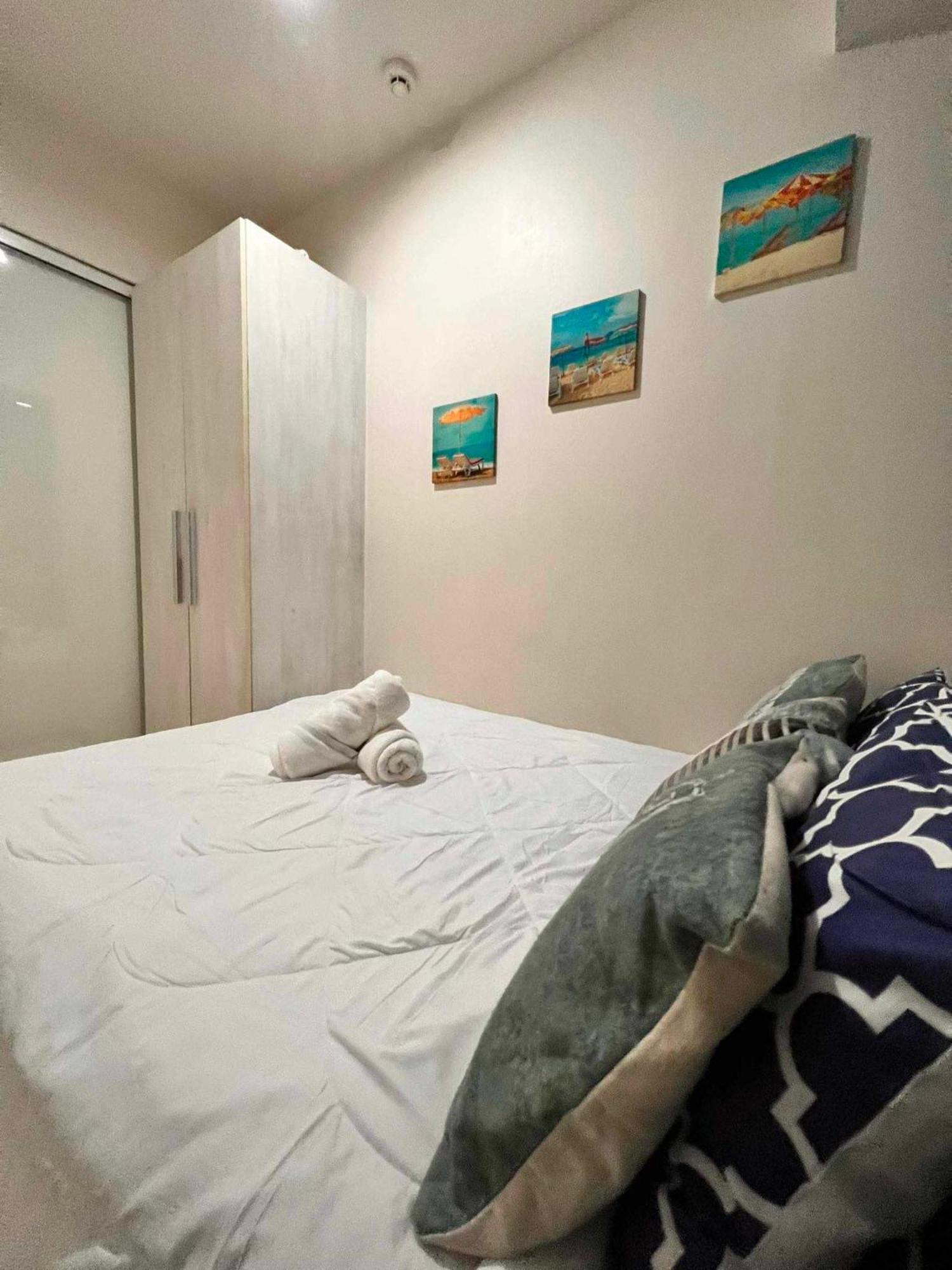 Beach In The City, Pam's In Azure Residences *