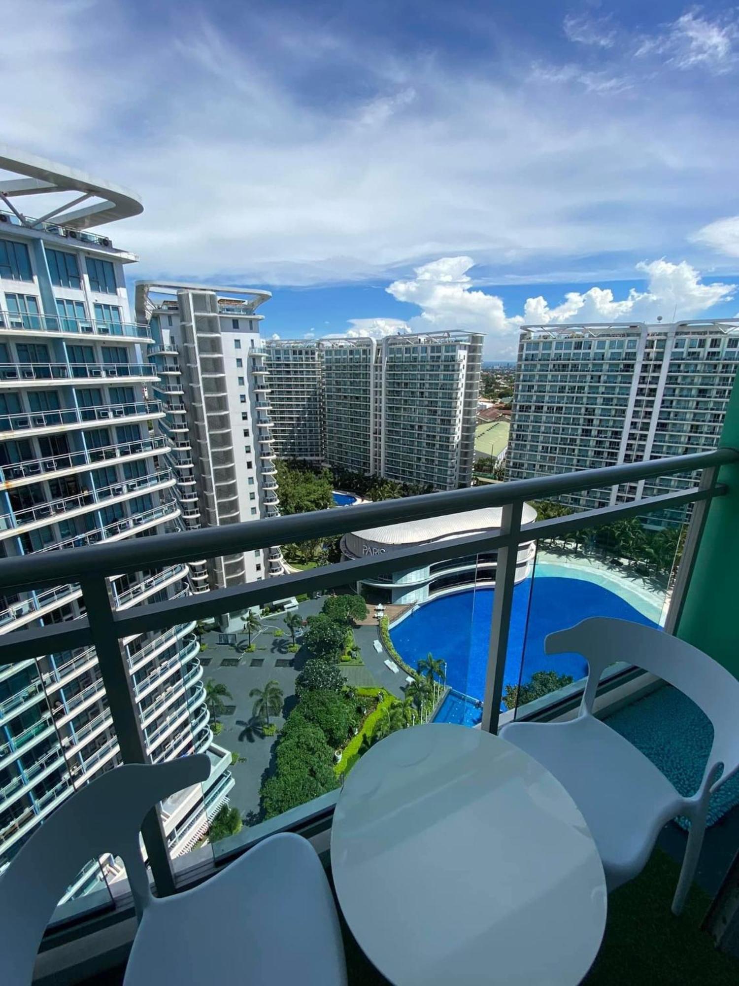 Quelson's Pad In Azure Beach Residences With Wave Pool Access Manila