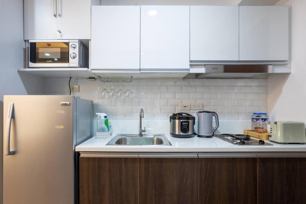Air Residences - Elevate Escapes Makati, Location Manila