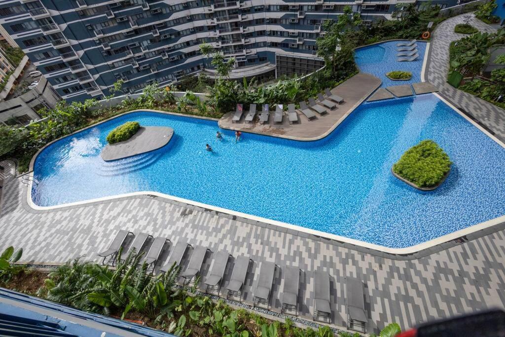 Air Residences - Elevate Escapes Makati, Location