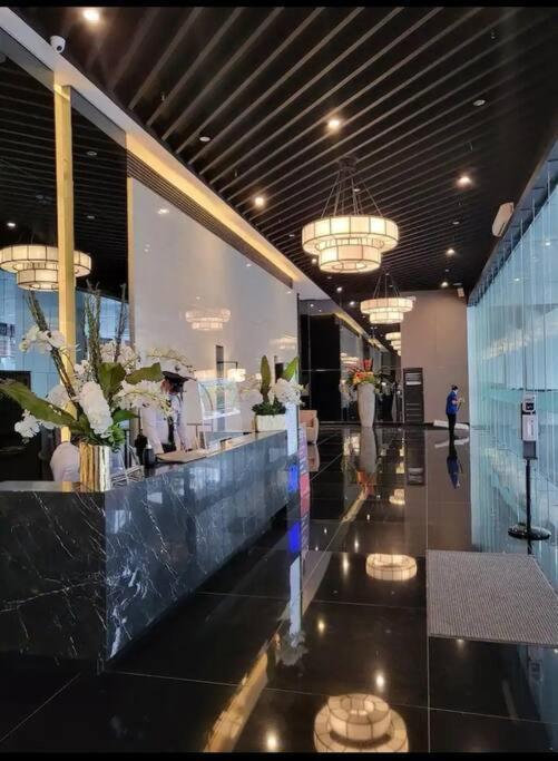 Aparthotel Air Residences - Elevate Escapes Makati, Location *